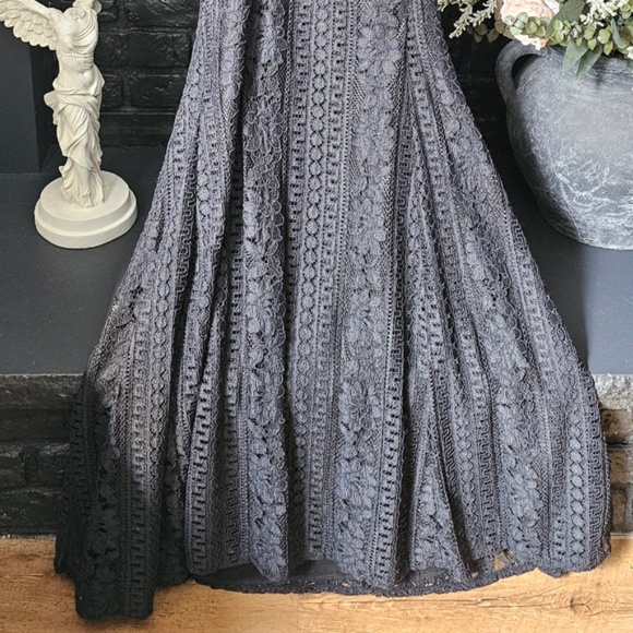 Luz Stella Rios Black Lace Cutout Gown size Small. Haute Couture $2000 - Picture 2 of 9